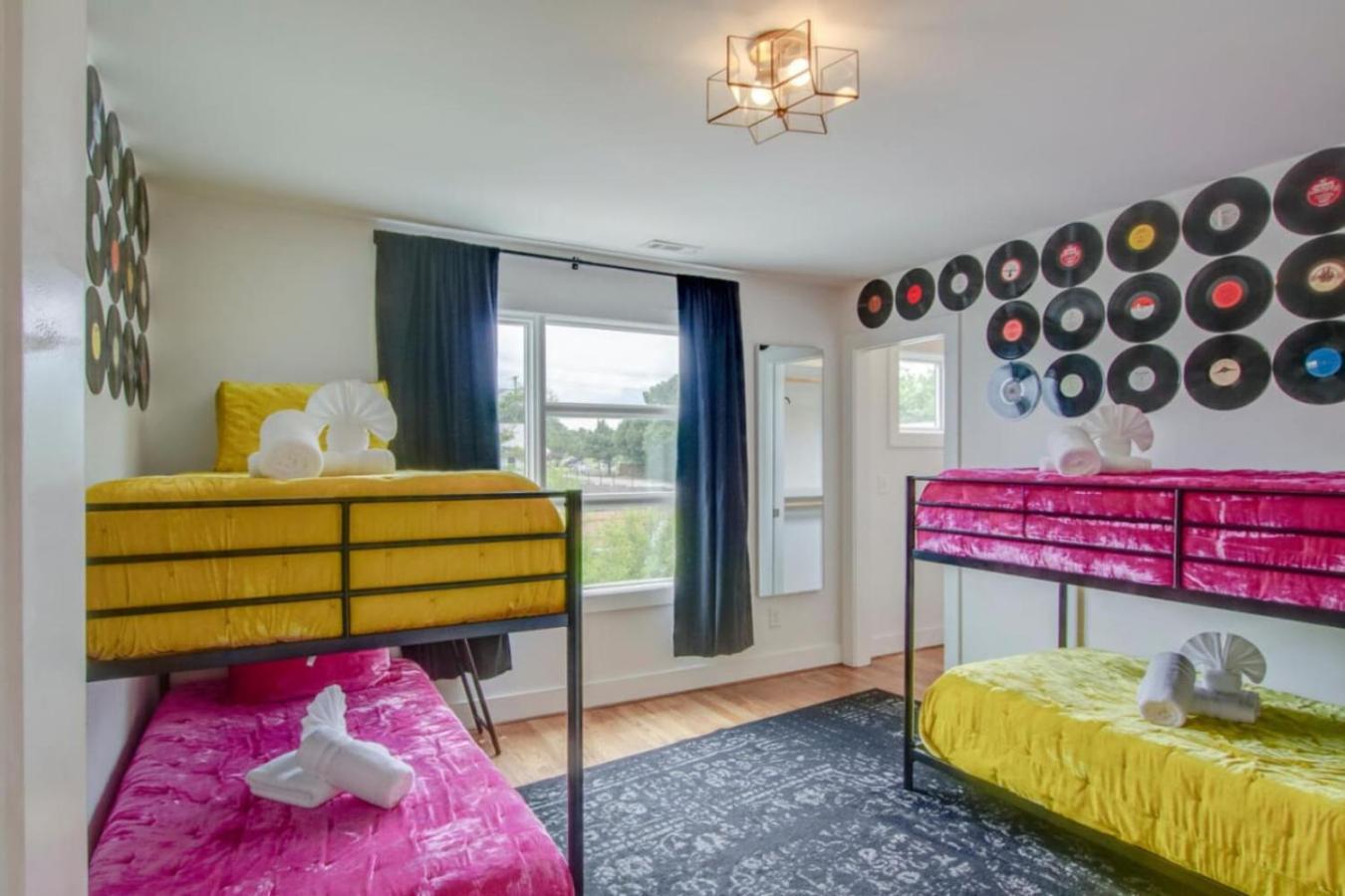 Howdy House New And Trendy With Rooftop Deck Нашвил Екстериор снимка
